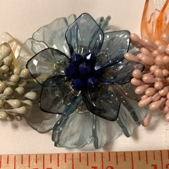 Plunder necklace with ribbon/chain intertwined and large detail flowers - Picture 6 of 9